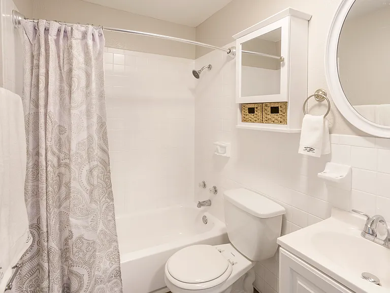 301 S Gomez Ave #G — Photo 10