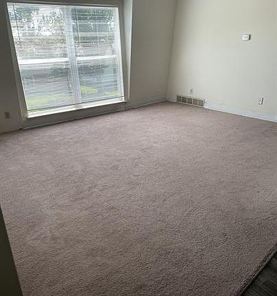 2nd image of 1450 Meadowview Dr #11361261