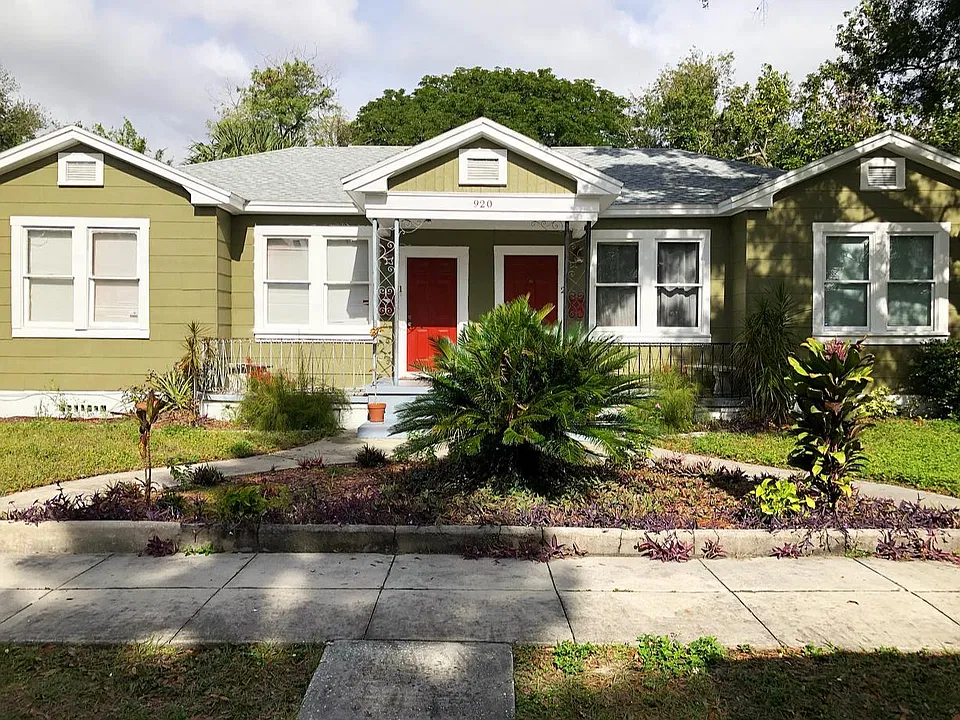 920 E 11th Ave #2