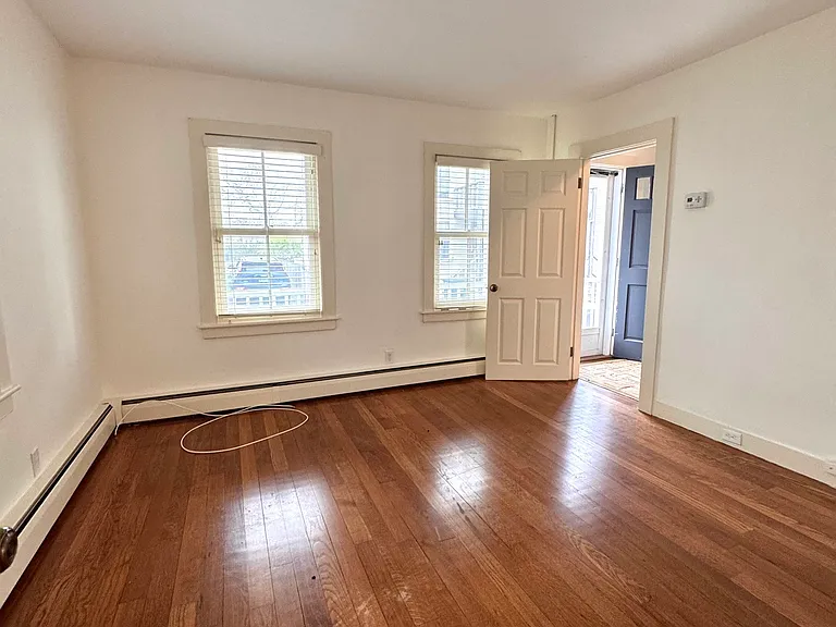 21 Diving St — Photo 17
