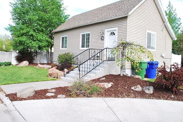 1st image of 362 Salem Ave