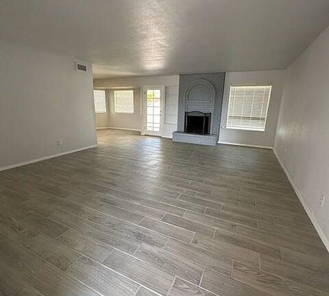 5th image of 1000 Oneida Dr