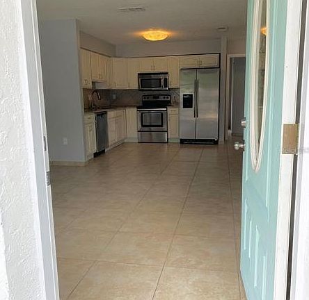2nd image of 2720 S Sunrise Ct APT 1