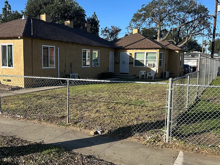 8654 Bennett Ave — Photo 1