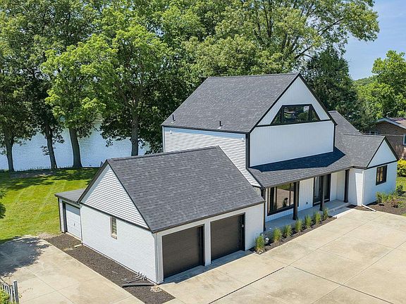 2nd image of 55981 Riverdale Dr