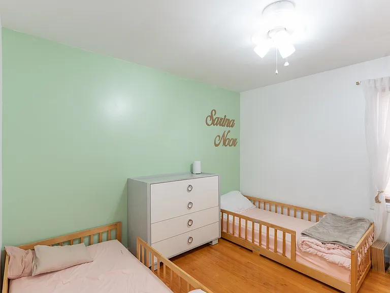 260 Custer Ave #2 — Photo 5