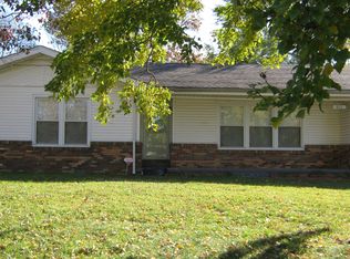862 E Bluff Dr, Springfield, MO 65803