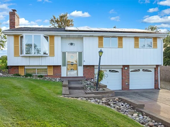 68 Suncrest Dr, Delmont, PA 15626