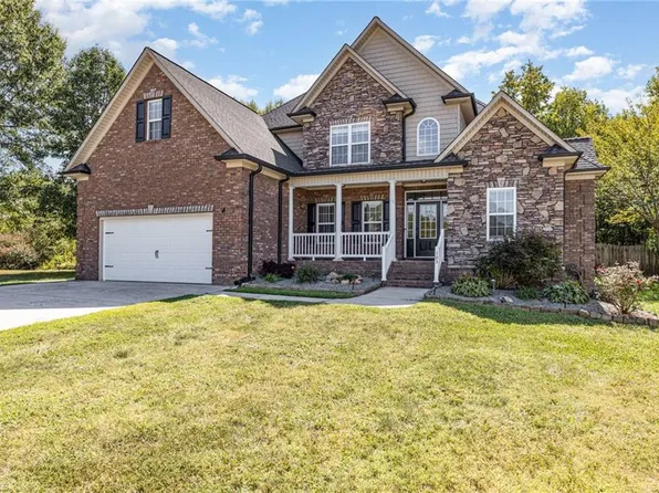 103 Plumstead Ln, Clemmons, NC 27012