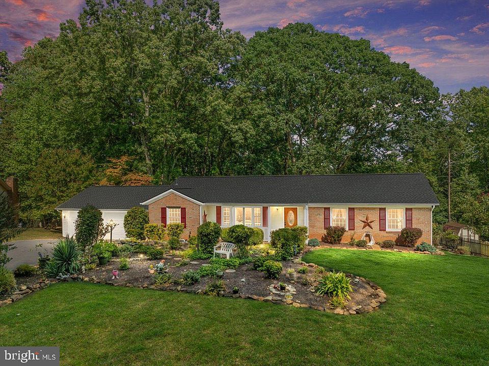 1st image of 6753 Stonehurst Ct