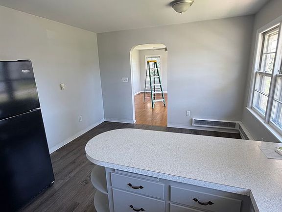 3rd image of 205 Birchland Ave