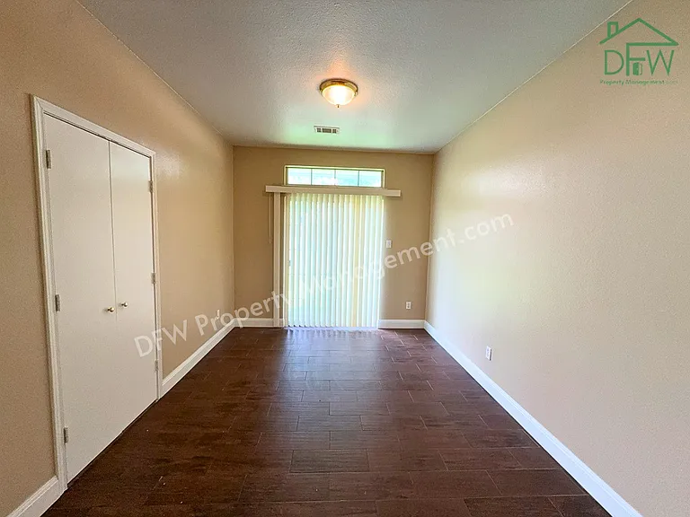 317 Oak Meadow Ln — Photo 10