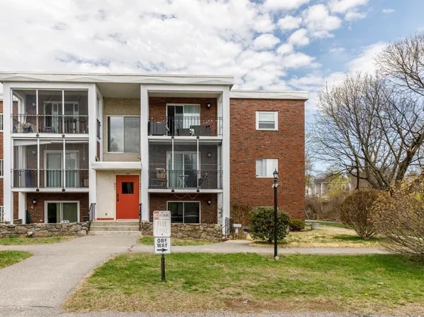 144 West St APT 2, Leominster, MA 01453