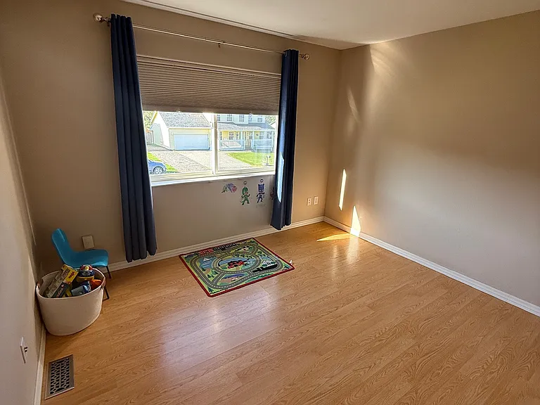 2431 Trisha Ave — Photo 17