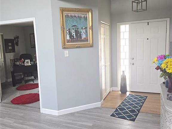 4th image of 615 Foxtail Dr