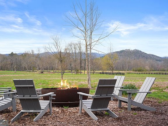 3rd image of 605 Lynch Mountain Rd