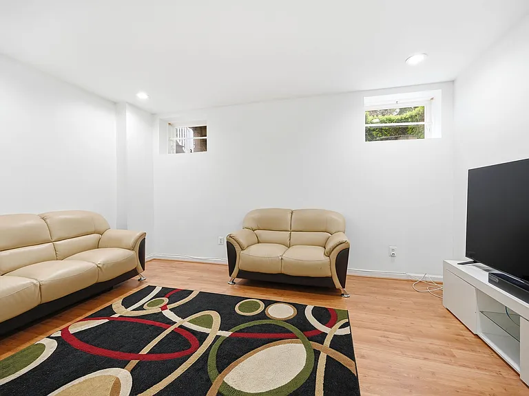 216 Barringer Dr — Photo 15