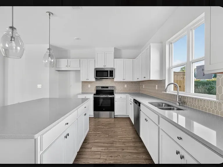 6162 Wayburn St #5 — Photo 9