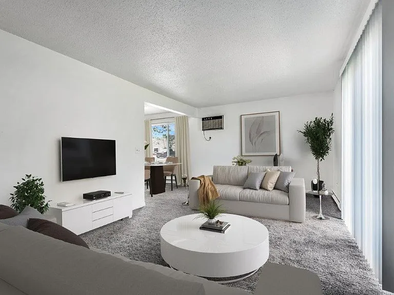 Crossroads Apartment and Townhomes — Photo 8