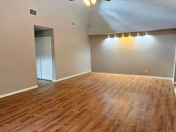 3rd image of 3050 Charlinda St #1