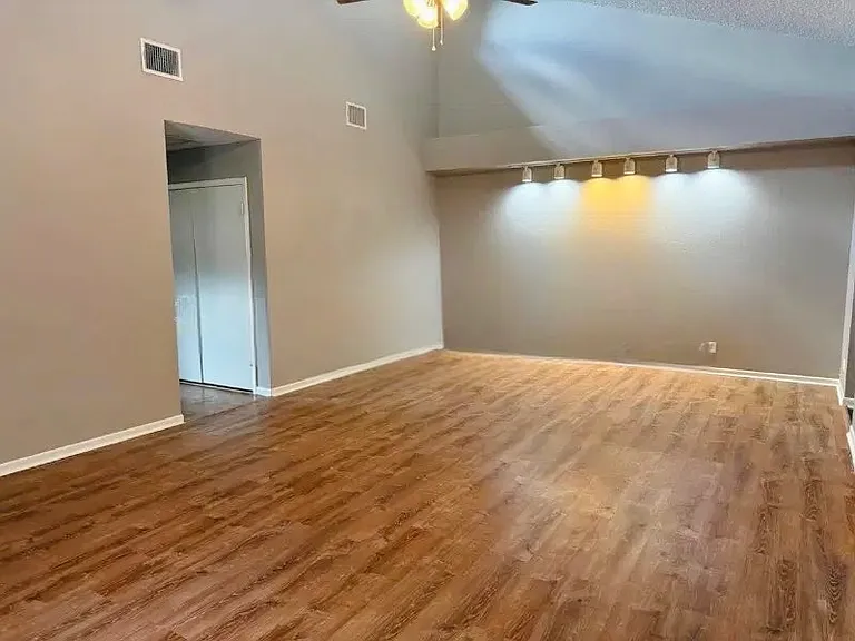 3050 Charlinda St #1 — Photo 3