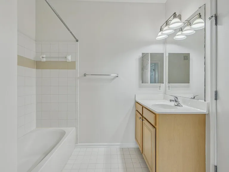 2321 25th St S #411 — Photo 24