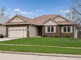 2040 Dempster Dr, Coralville, IA