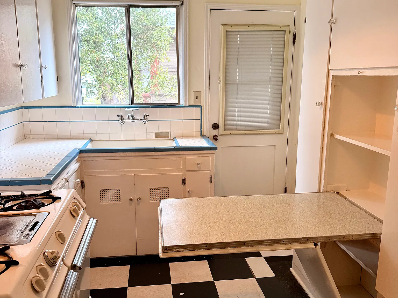 Studio, $1,695 — Photo 2