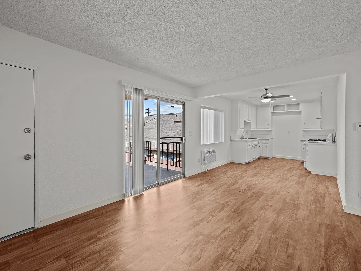 Crestview Apartments — Photo 3