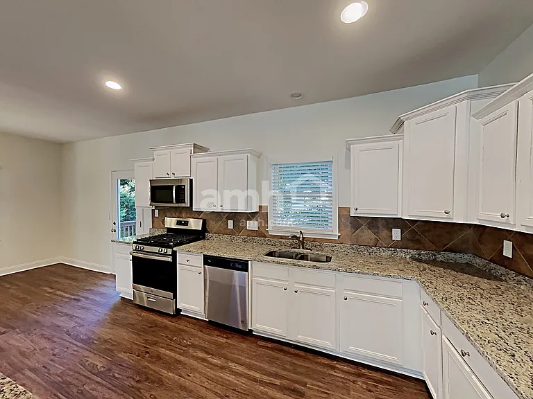 1753 Thomas Pointe Trce — Photo 4