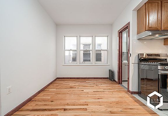 3rd image of 28 E 31st St #2F