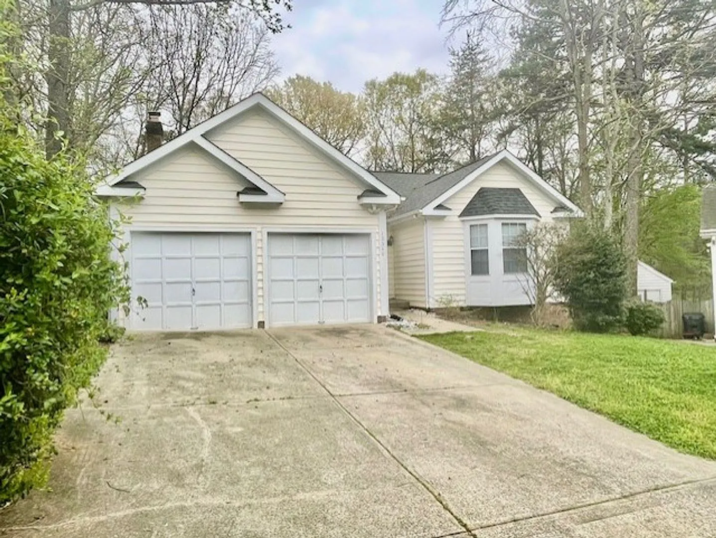 Beautiful, spacious Ballantyne Area Ranch for rent! This beautiful 3 BRs, 2 BA home — Photo 2