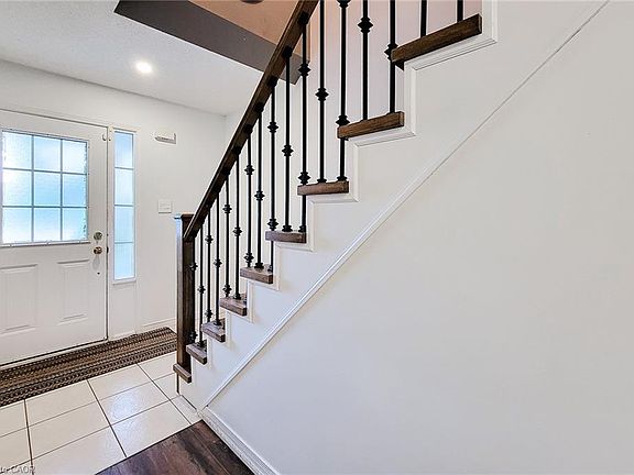 4th image of 18 Cedar St #19