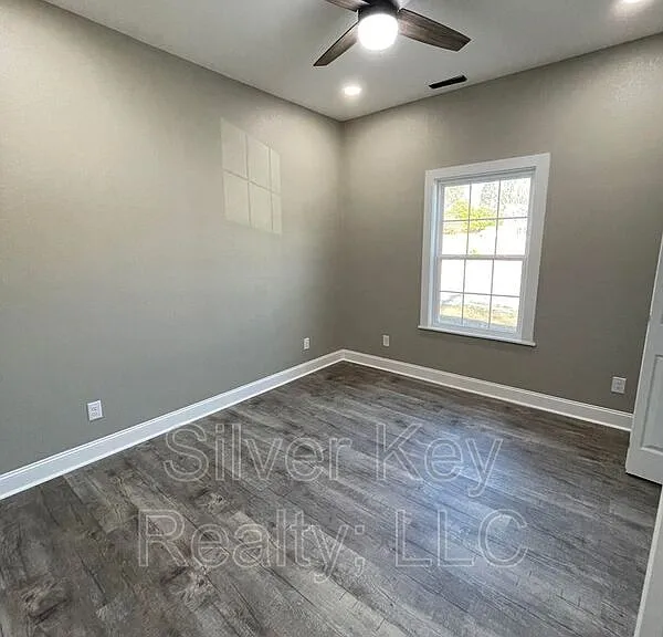 402 Ingleside Ave — Photo 13
