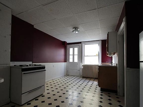 2nd image of 33-37 Grant St #35