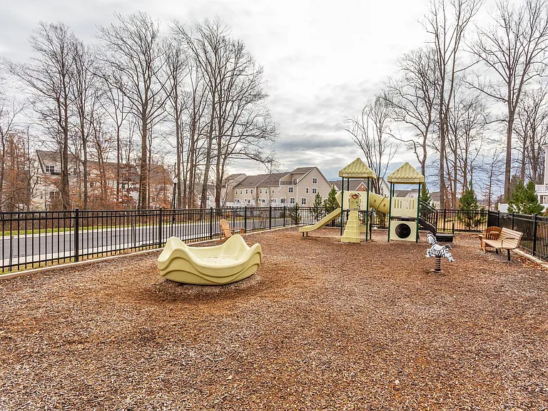1295 Orchid Rd — Photo 46