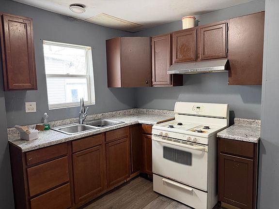 3rd image of 6019 Wallace Rd