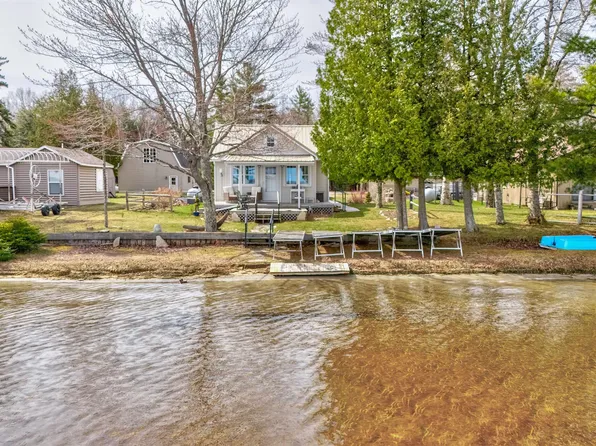 546 W Gulliver Lake Rd, Gulliver, MI 49840