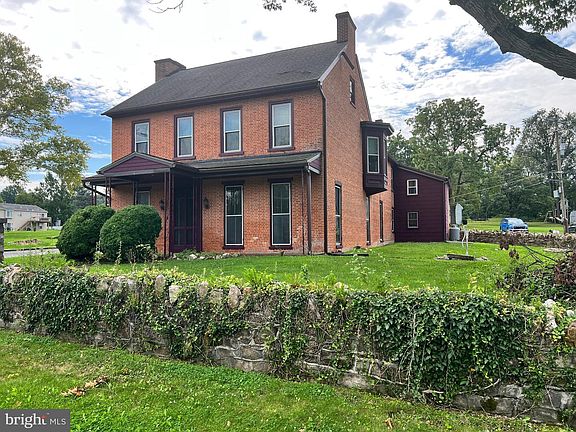5th image of 3985 Locust Grove Rd