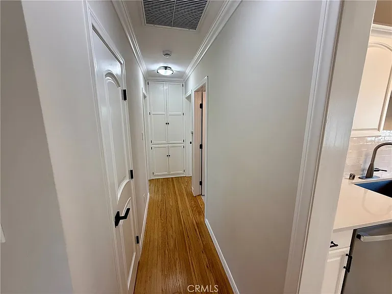 517 Blossom Ln — Photo 10