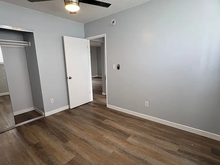 2727 Abbot Kinney Apartments, Venice CA — Photo 32
