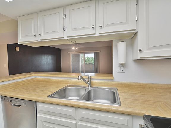 5th image of 540 N May St #2122