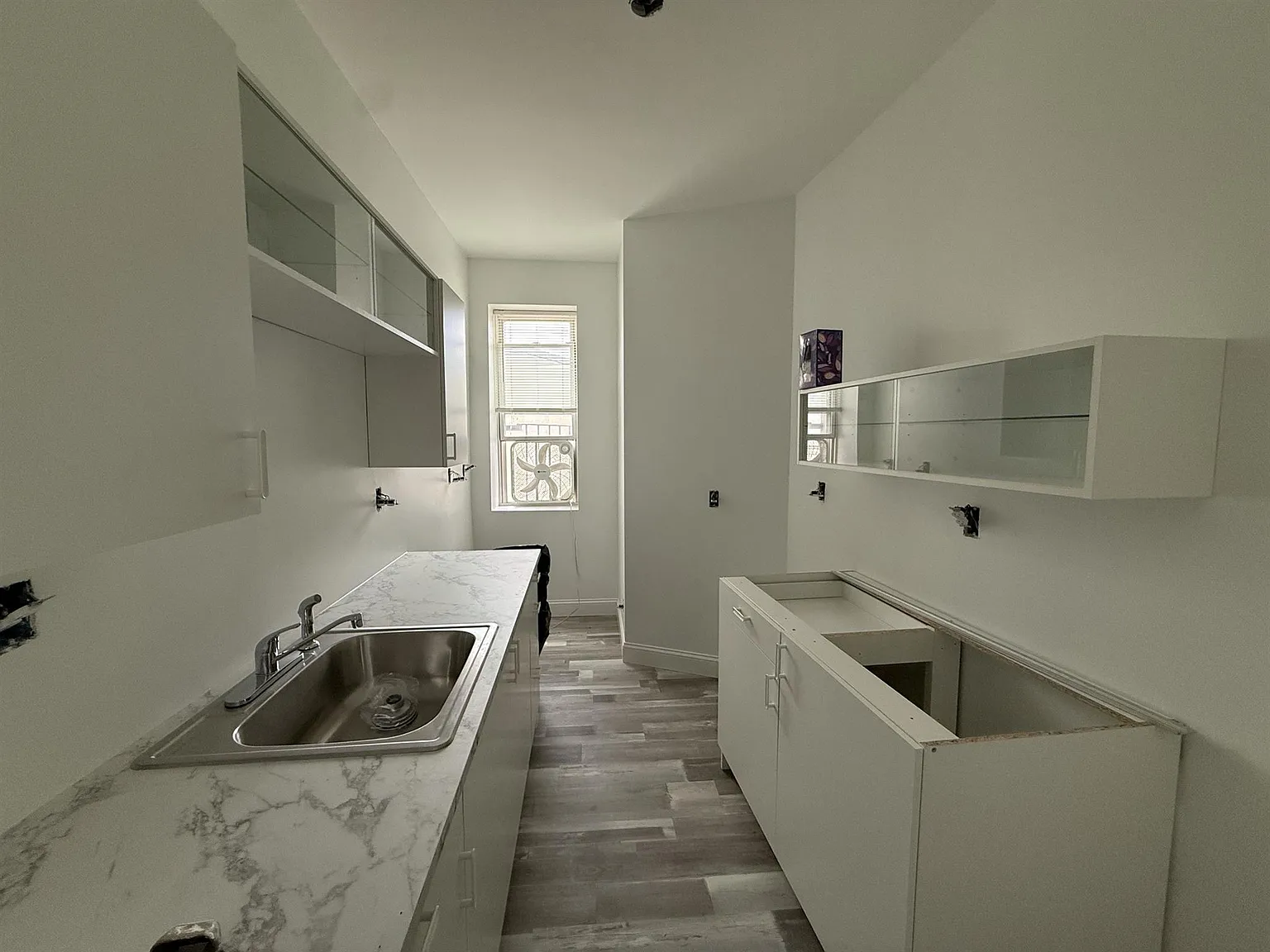 2 bed, 800 sqft, $3,100 — Photo 2