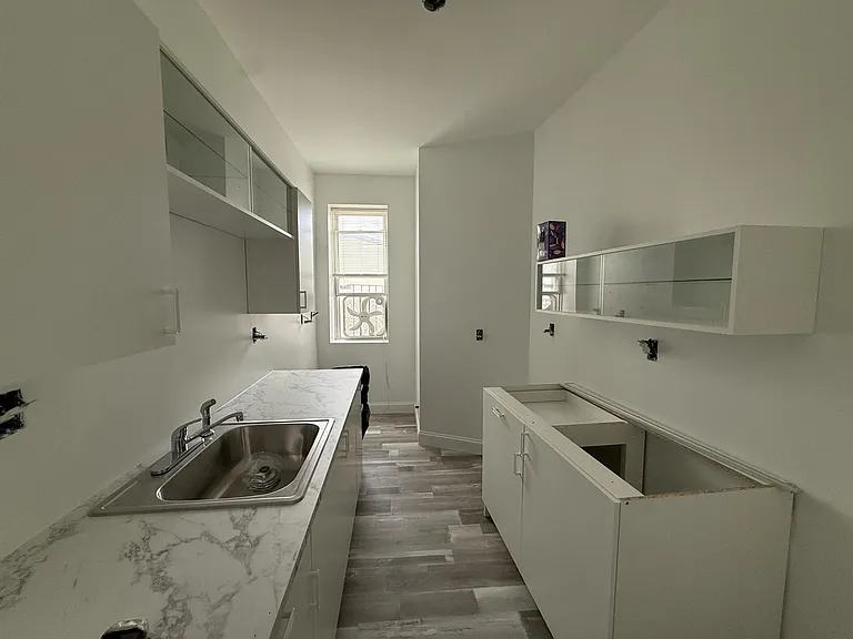 72 Kirkland St #33 — Photo 2