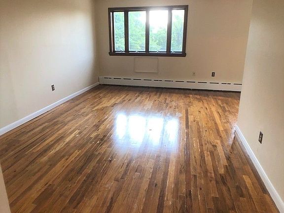 2nd image of 20-33 38th St #Top