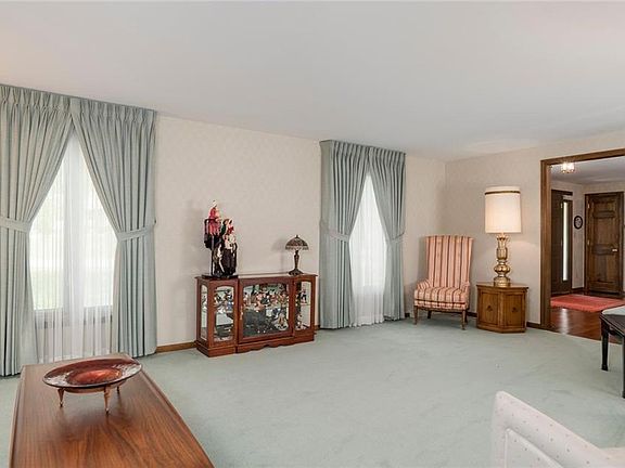 5th image of 65 Green Lake Dr