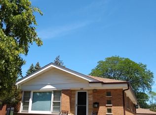 525 N Dee Rd, Park Ridge, IL 60068