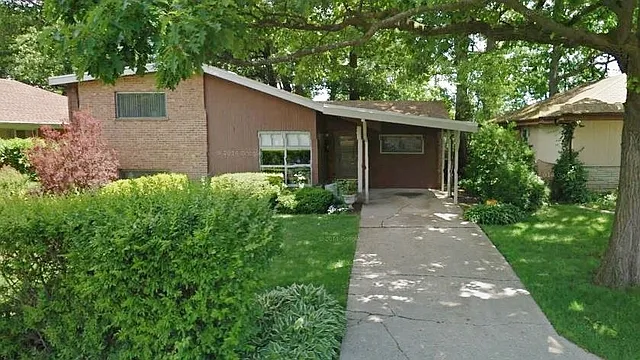 1011 Longaker Rd photo 1