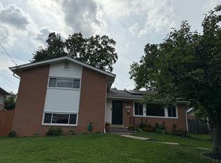 9906 Pomona Dr, Bethesda, MD 20817