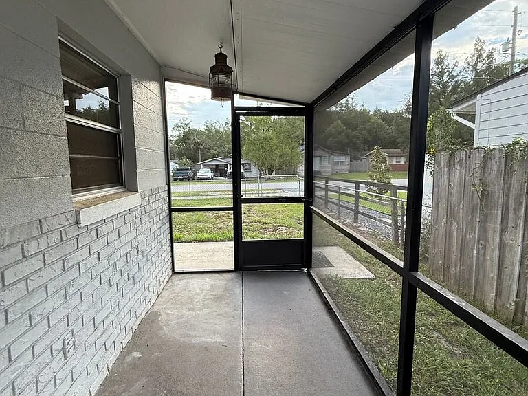 251 S 3rd St — Photo 12